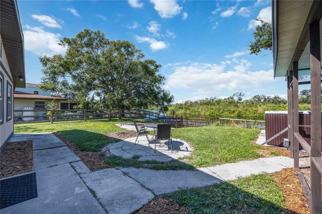 待售: $443,000 (2 贝兹, 2 浴室, 1242 平方英尺)