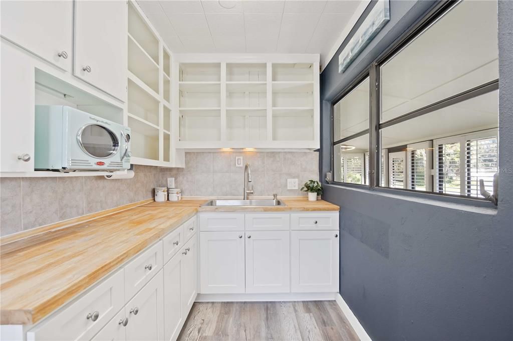 待售: $443,000 (2 贝兹, 2 浴室, 1242 平方英尺)