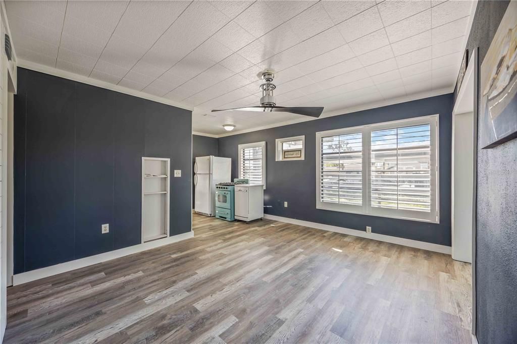 待售: $443,000 (2 贝兹, 2 浴室, 1242 平方英尺)