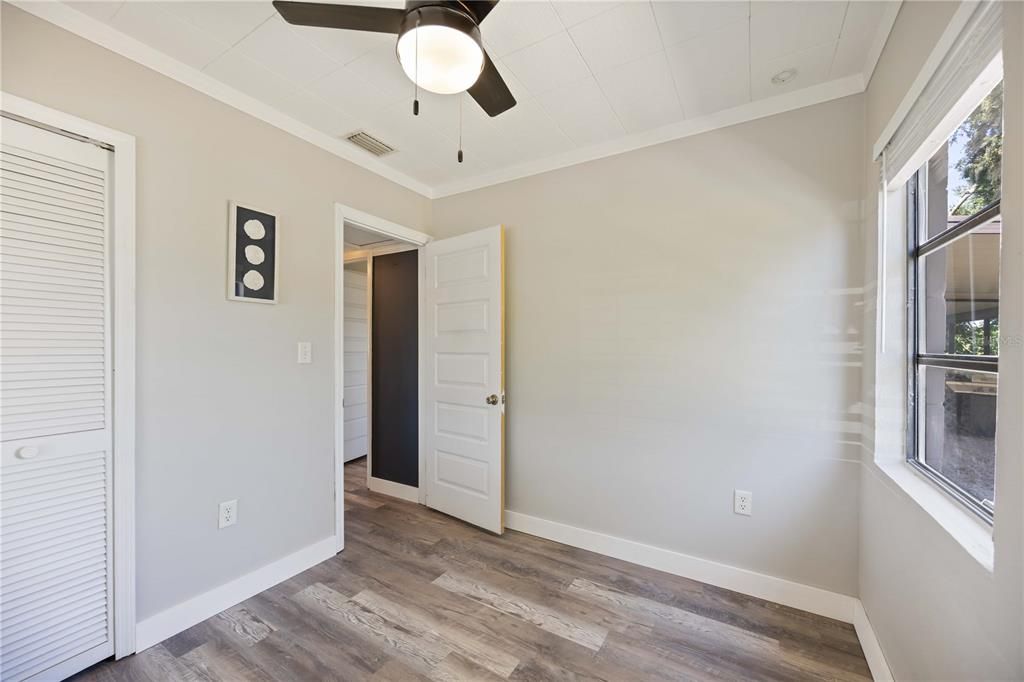 待售: $443,000 (2 贝兹, 2 浴室, 1242 平方英尺)