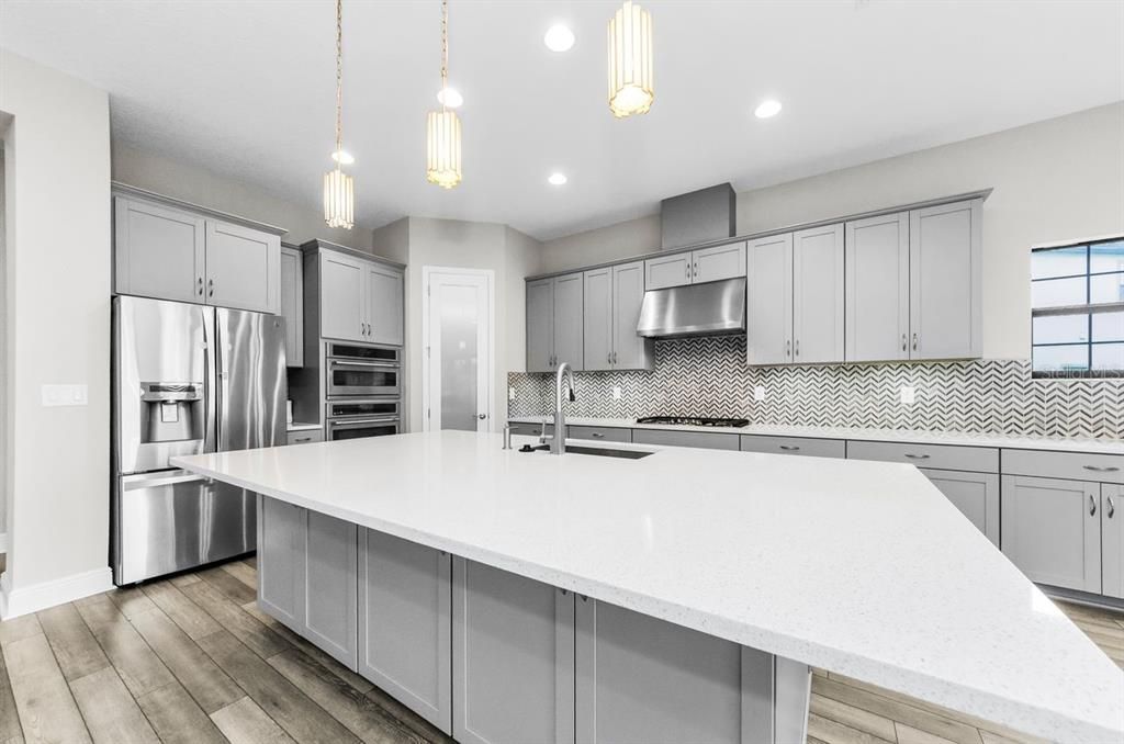 For Sale: $895,000 (5 beds, 4 baths, 3546 Square Feet)