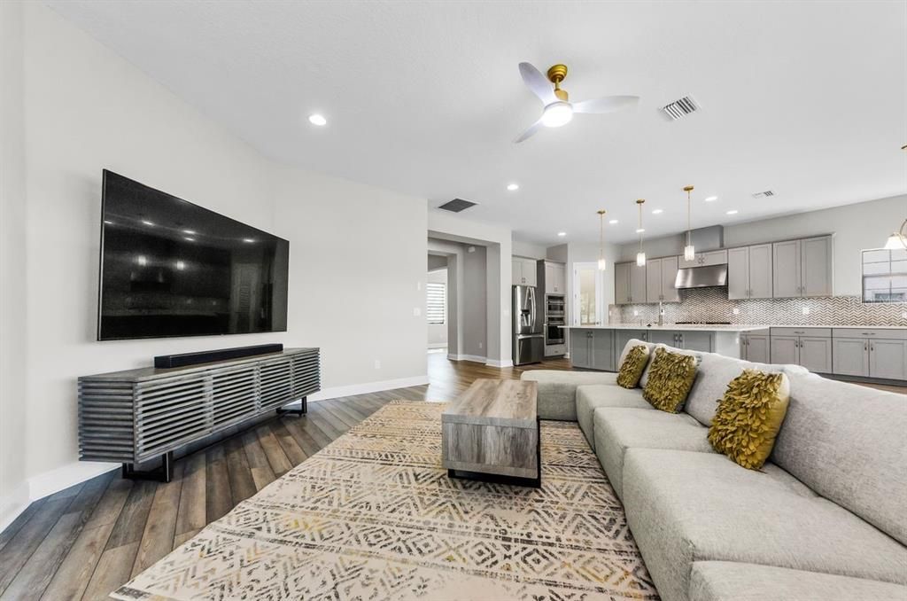 For Sale: $895,000 (5 beds, 4 baths, 3546 Square Feet)