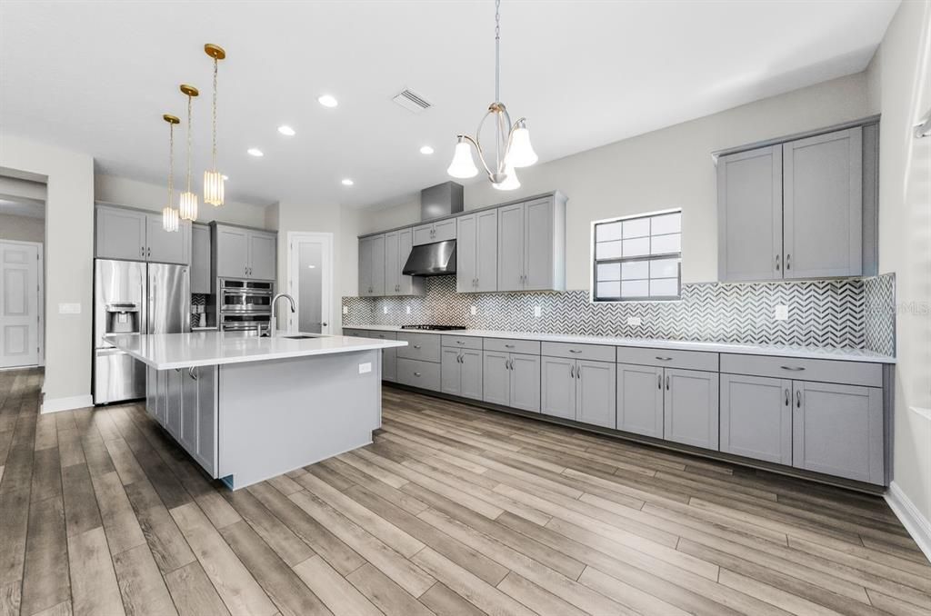 For Sale: $895,000 (5 beds, 4 baths, 3546 Square Feet)