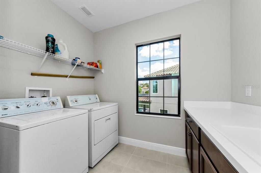 For Sale: $895,000 (5 beds, 4 baths, 3546 Square Feet)