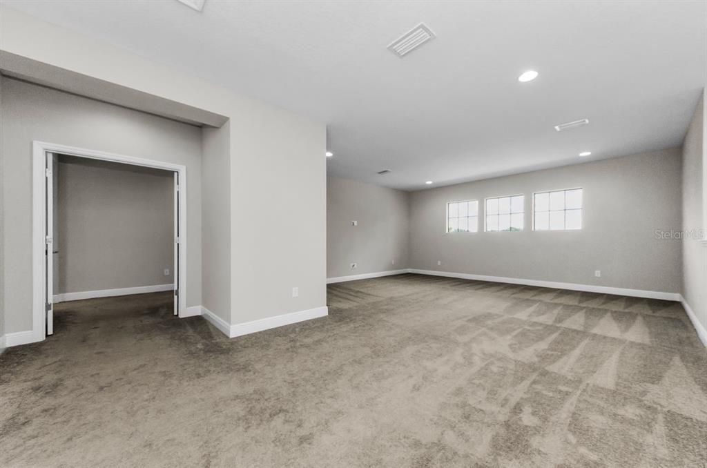 For Sale: $895,000 (5 beds, 4 baths, 3546 Square Feet)