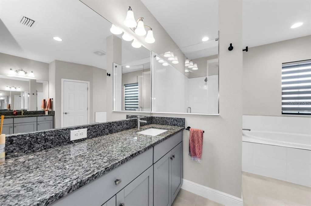 For Sale: $895,000 (5 beds, 4 baths, 3546 Square Feet)