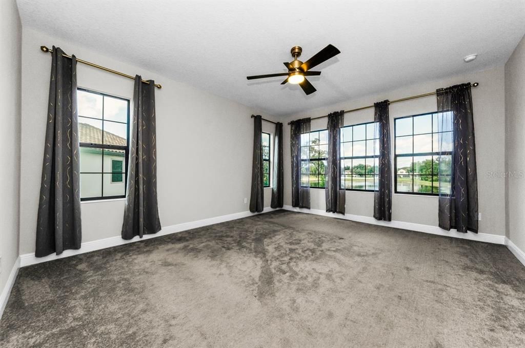 For Sale: $895,000 (5 beds, 4 baths, 3546 Square Feet)