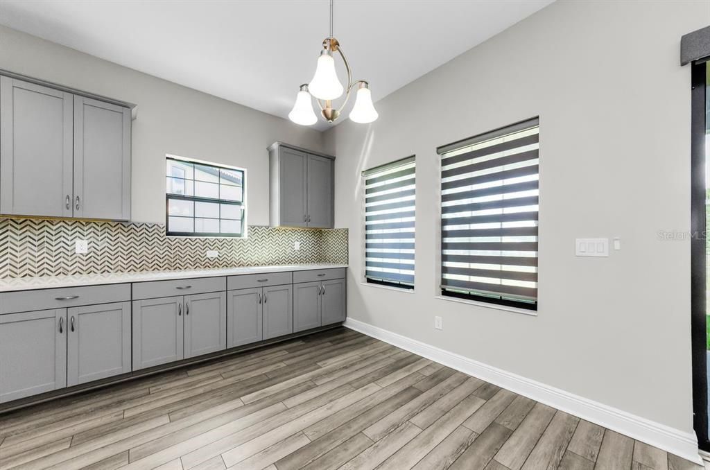 For Sale: $895,000 (5 beds, 4 baths, 3546 Square Feet)