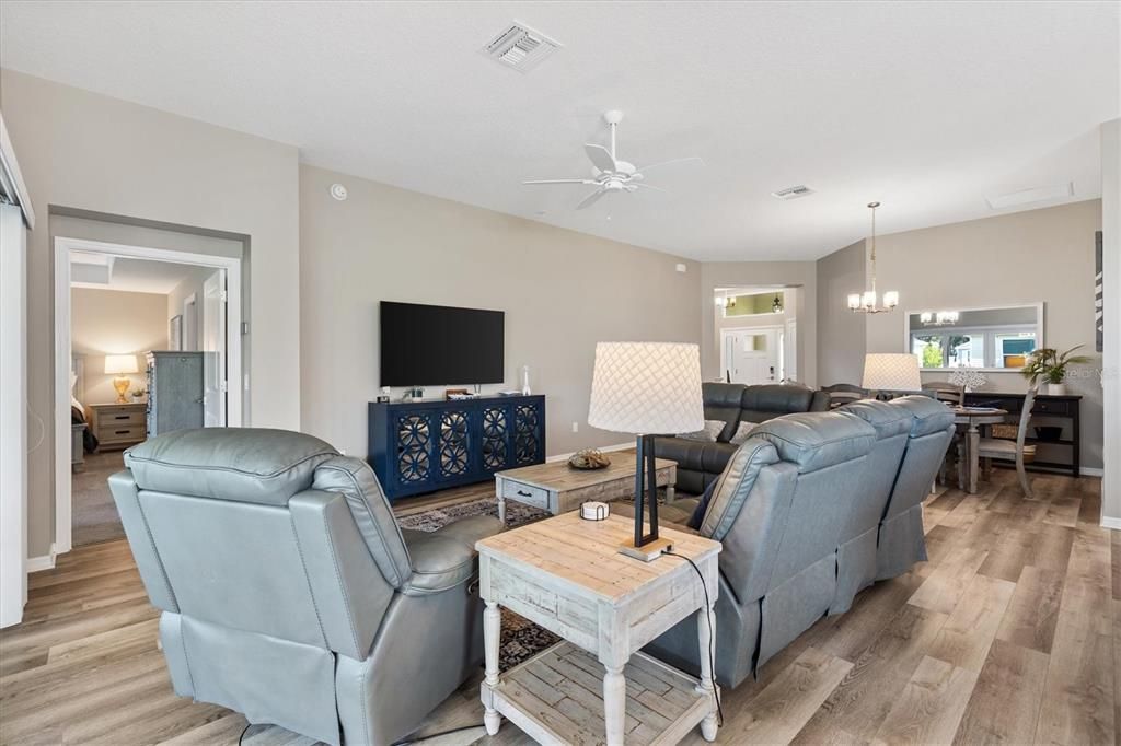 待售: $599,000 (3 贝兹, 2 浴室, 1950 平方英尺)