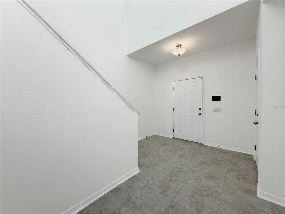 En Renta: $2,100 (3 camas, 2 baños, 2200 Pies cuadrados)