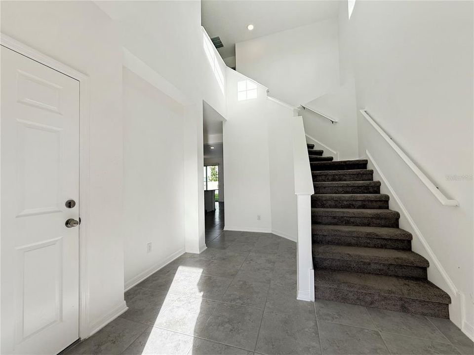 En Renta: $2,100 (3 camas, 2 baños, 2200 Pies cuadrados)