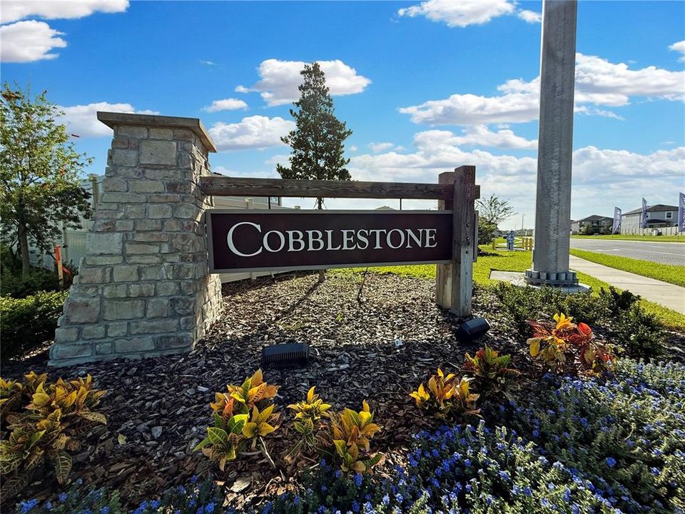 En Renta: $2,100 (3 camas, 2 baños, 2200 Pies cuadrados)