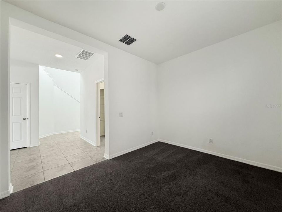 En Renta: $2,100 (3 camas, 2 baños, 2200 Pies cuadrados)