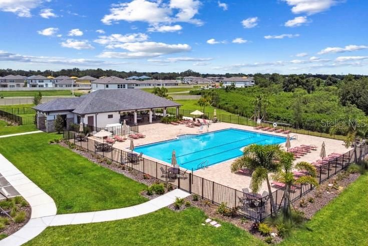 En Renta: $2,100 (3 camas, 2 baños, 2200 Pies cuadrados)