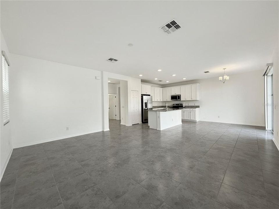 En Renta: $2,100 (3 camas, 2 baños, 2200 Pies cuadrados)