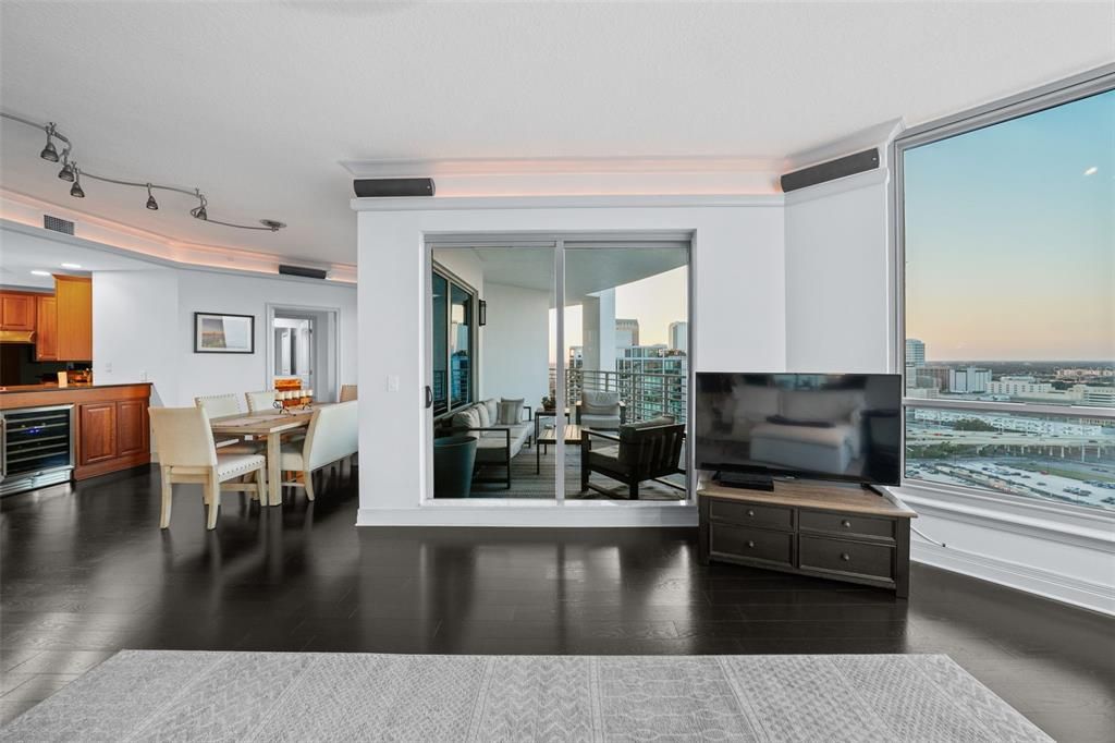 For Rent: $7,200 (3 beds, 3 baths, 2161 Square Feet)