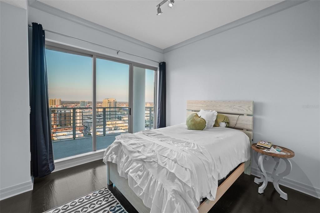 For Rent: $7,200 (3 beds, 3 baths, 2161 Square Feet)