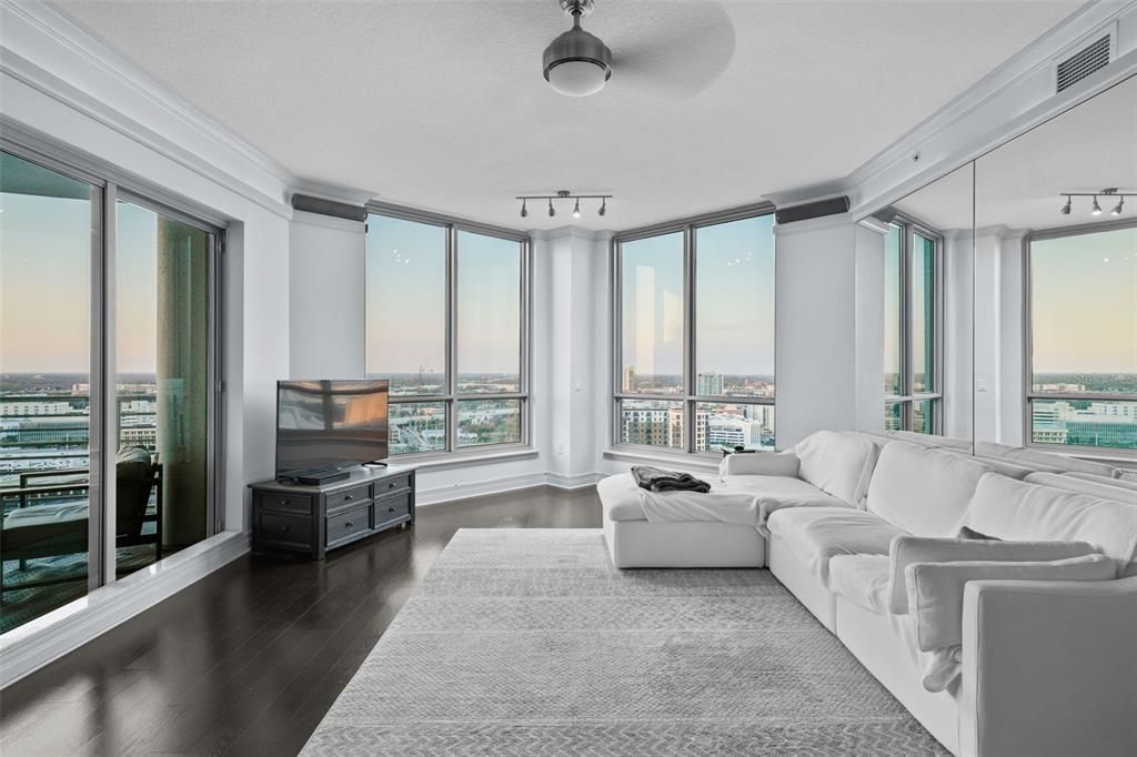 For Rent: $7,200 (3 beds, 3 baths, 2161 Square Feet)