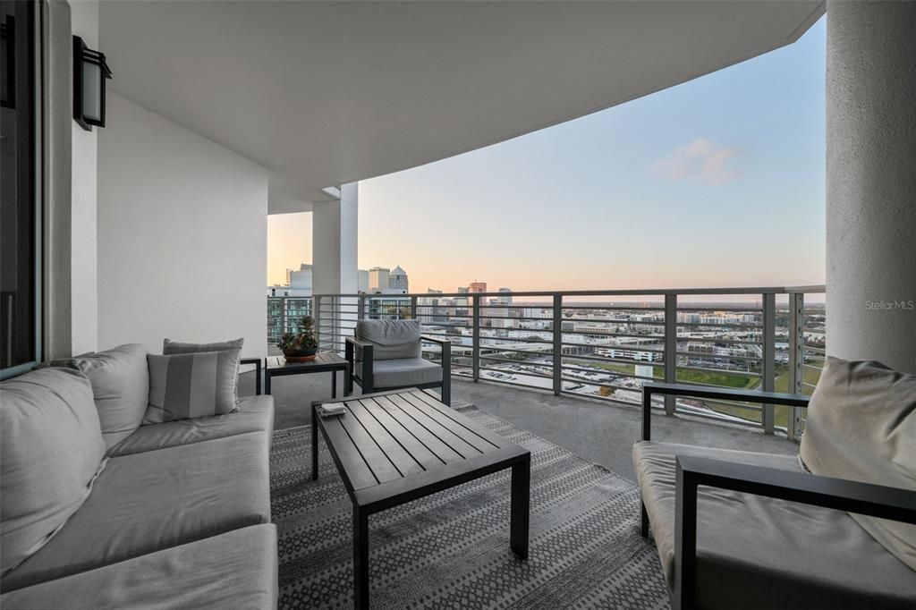 For Rent: $7,200 (3 beds, 3 baths, 2161 Square Feet)