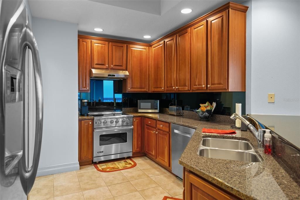 For Rent: $7,200 (3 beds, 3 baths, 2161 Square Feet)