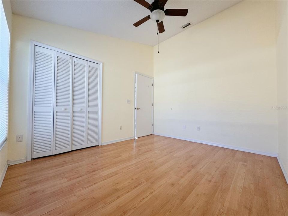 Под контрактом: $2,200 (3 спален, 2 ванн, 1670 Квадратных фут)