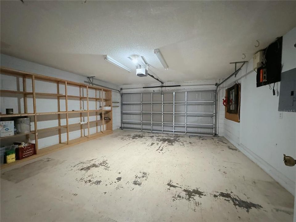 Под контрактом: $2,200 (3 спален, 2 ванн, 1670 Квадратных фут)