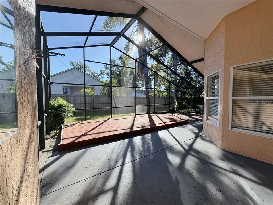 Под контрактом: $2,200 (3 спален, 2 ванн, 1670 Квадратных фут)