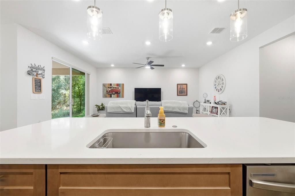 En Venta: $469,900 (4 camas, 2 baños, 2146 Pies cuadrados)