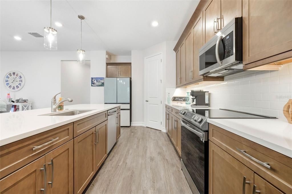 En Venta: $469,900 (4 camas, 2 baños, 2146 Pies cuadrados)