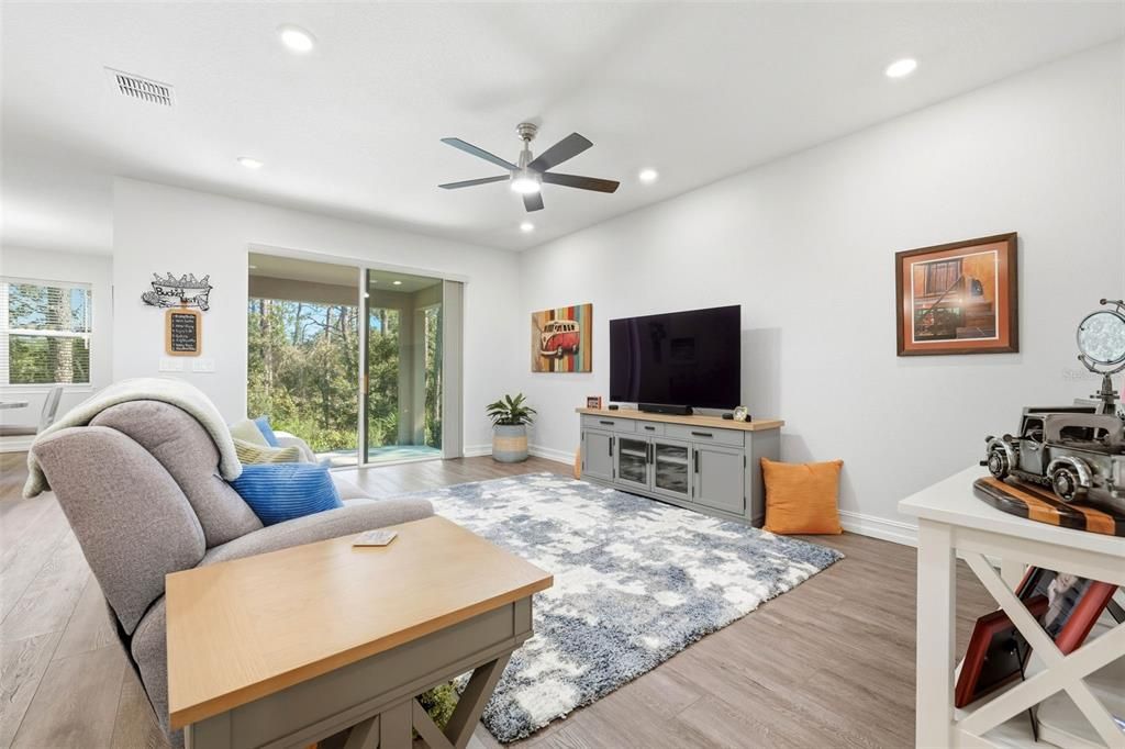 En Venta: $469,900 (4 camas, 2 baños, 2146 Pies cuadrados)