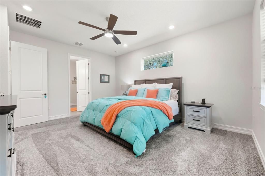 En Venta: $469,900 (4 camas, 2 baños, 2146 Pies cuadrados)