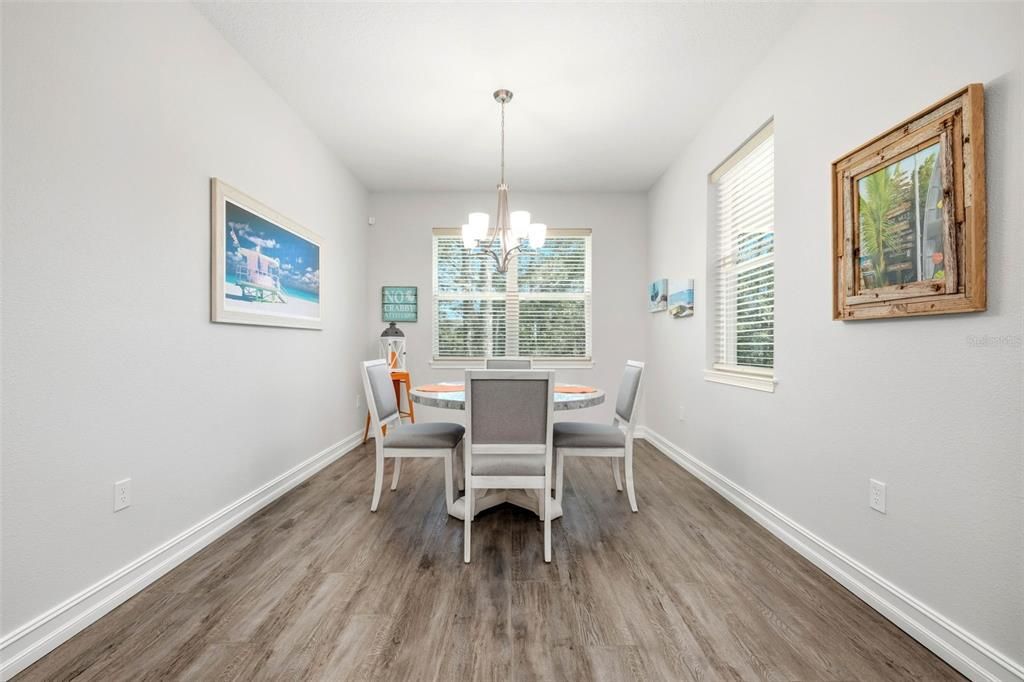 En Venta: $469,900 (4 camas, 2 baños, 2146 Pies cuadrados)