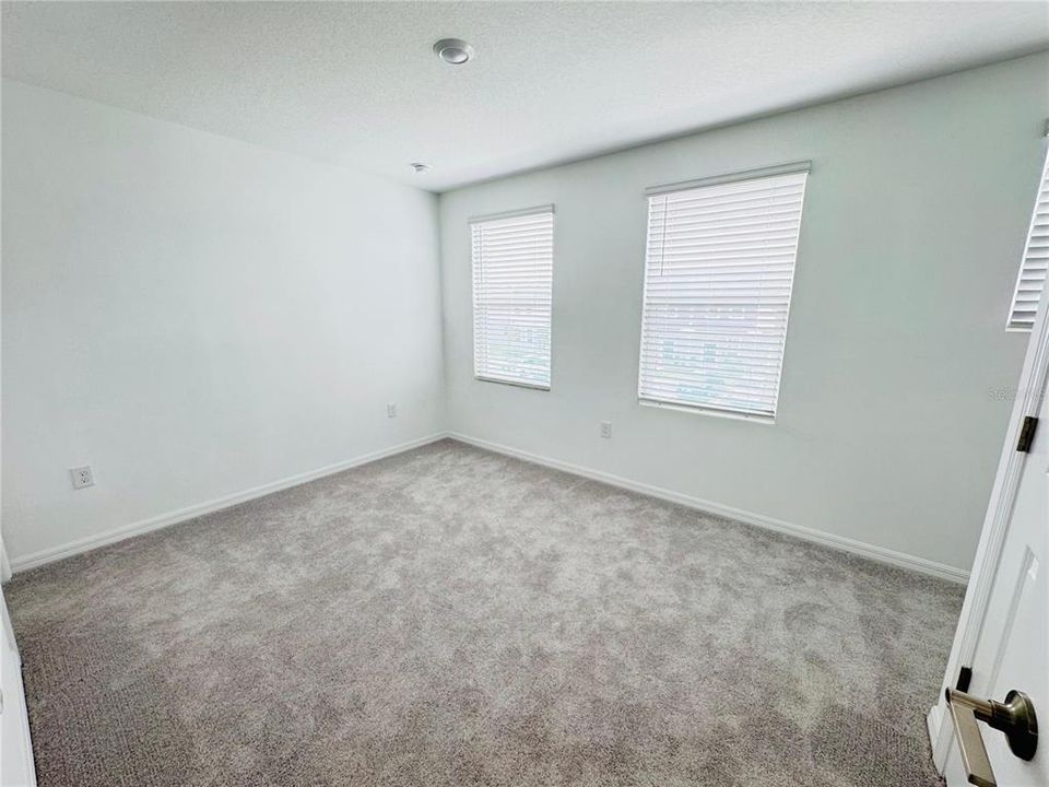 出租: $1,700 (2 贝兹, 2 浴室, 1205 平方英尺)