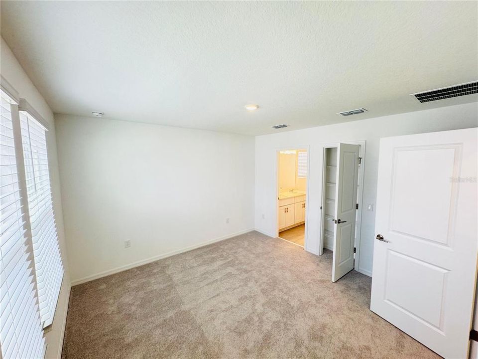 出租: $1,700 (2 贝兹, 2 浴室, 1205 平方英尺)