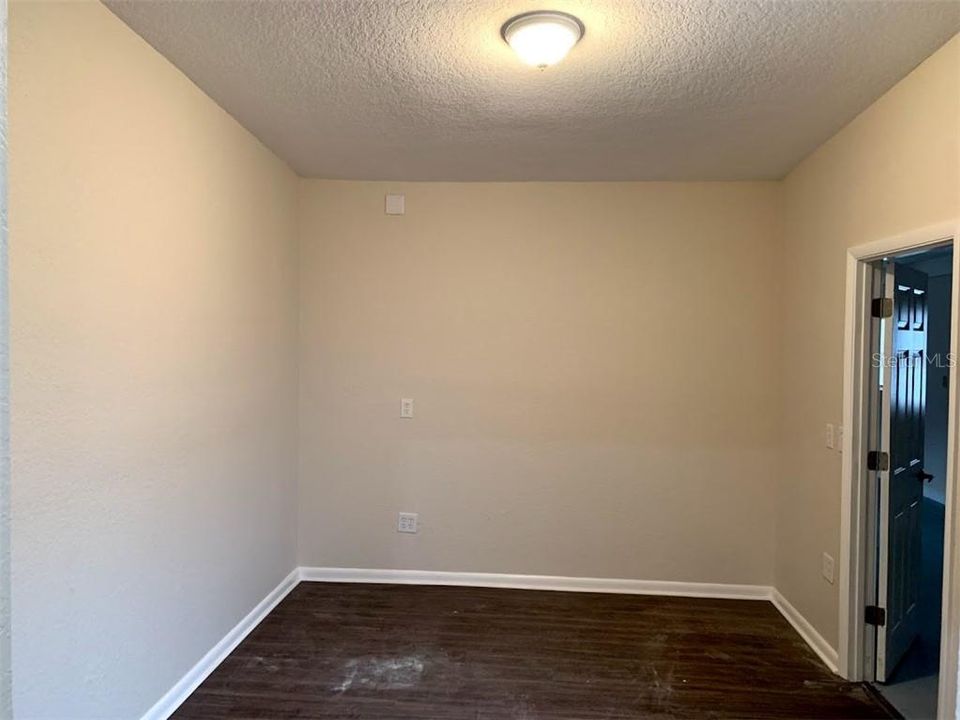 Под контрактом: $2,650 (3 спален, 2 ванн, 1879 Квадратных фут)