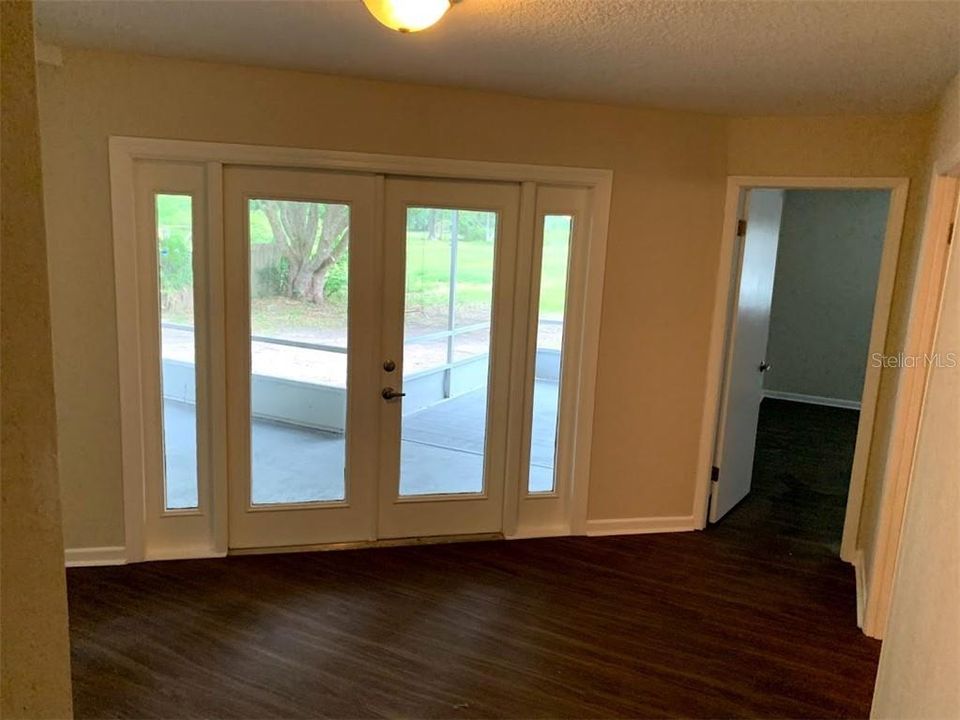 Под контрактом: $2,650 (3 спален, 2 ванн, 1879 Квадратных фут)