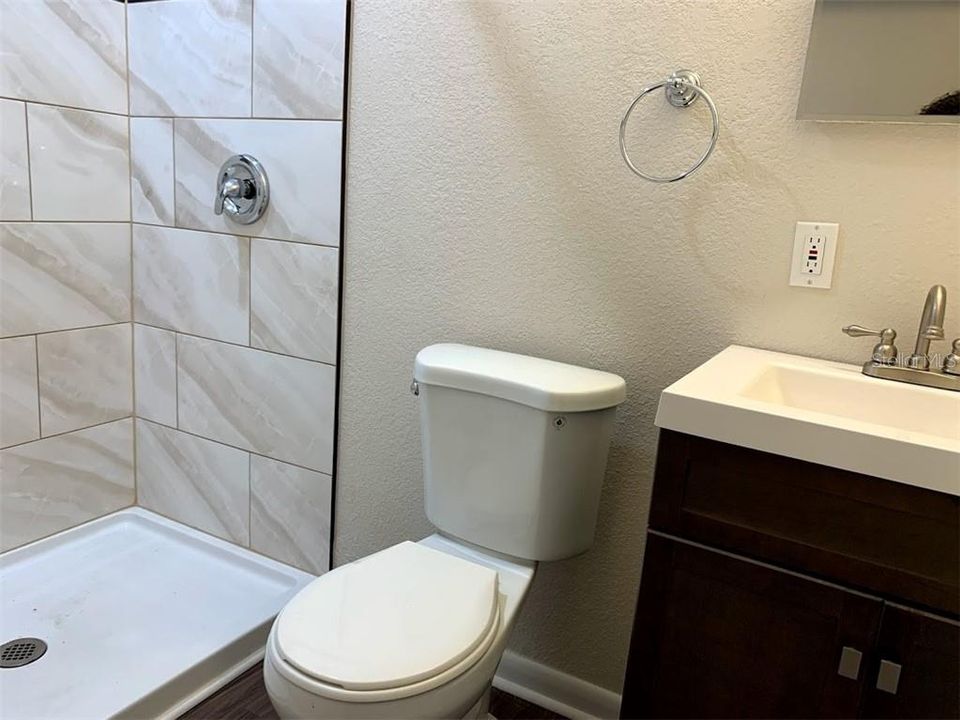 Под контрактом: $2,650 (3 спален, 2 ванн, 1879 Квадратных фут)