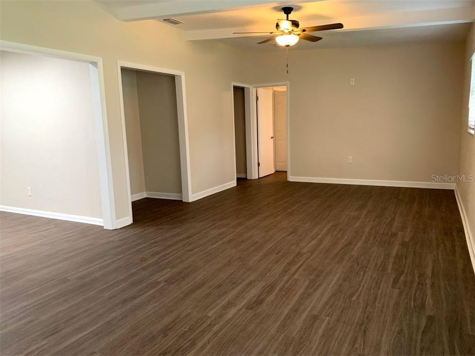 Под контрактом: $2,650 (3 спален, 2 ванн, 1879 Квадратных фут)