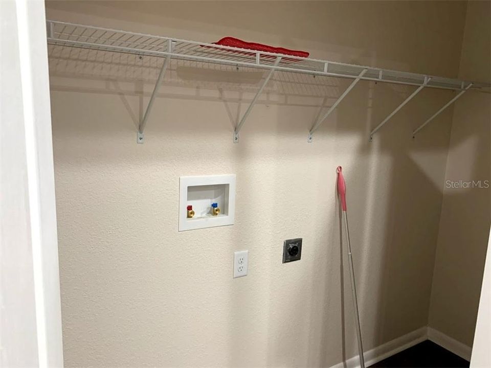 Под контрактом: $2,650 (3 спален, 2 ванн, 1879 Квадратных фут)