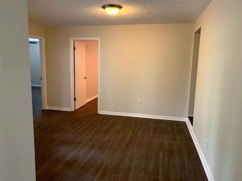 Под контрактом: $2,650 (3 спален, 2 ванн, 1879 Квадратных фут)