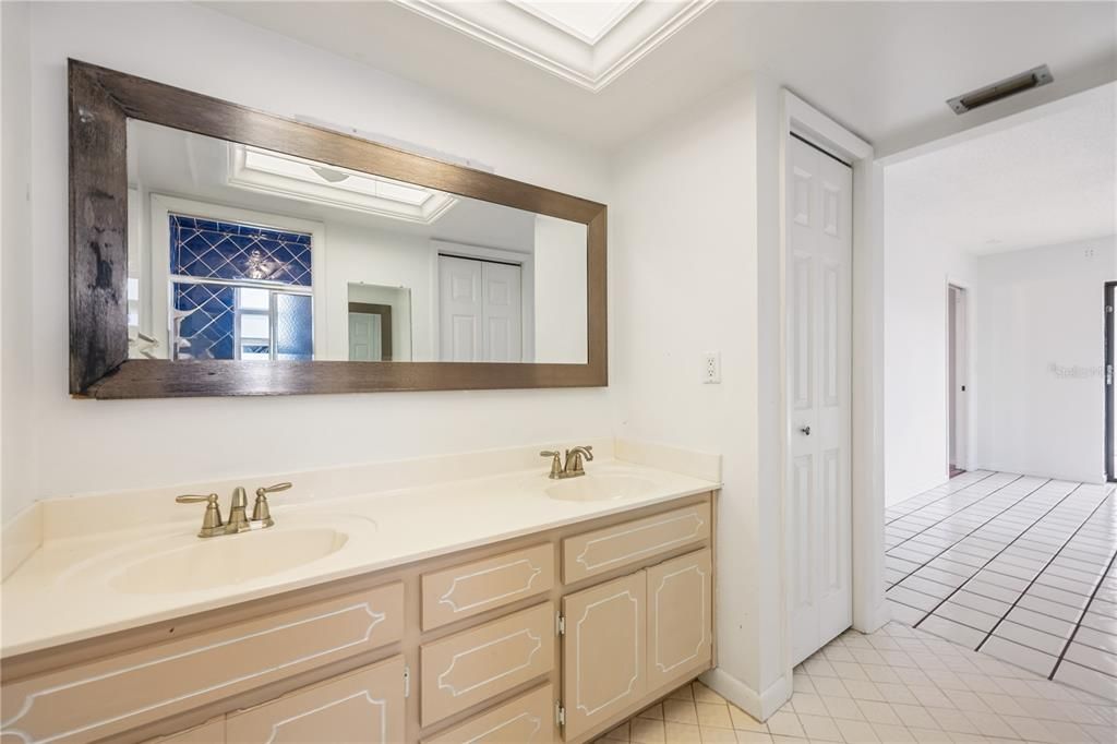 待售: $344,000 (3 贝兹, 2 浴室, 1721 平方英尺)