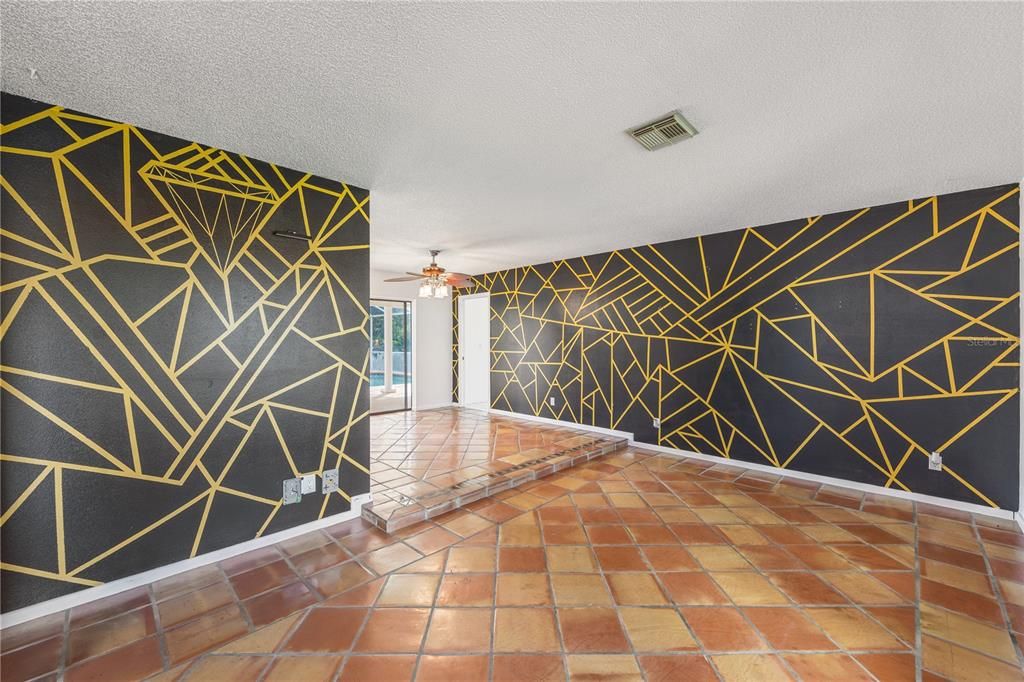 待售: $344,000 (3 贝兹, 2 浴室, 1721 平方英尺)