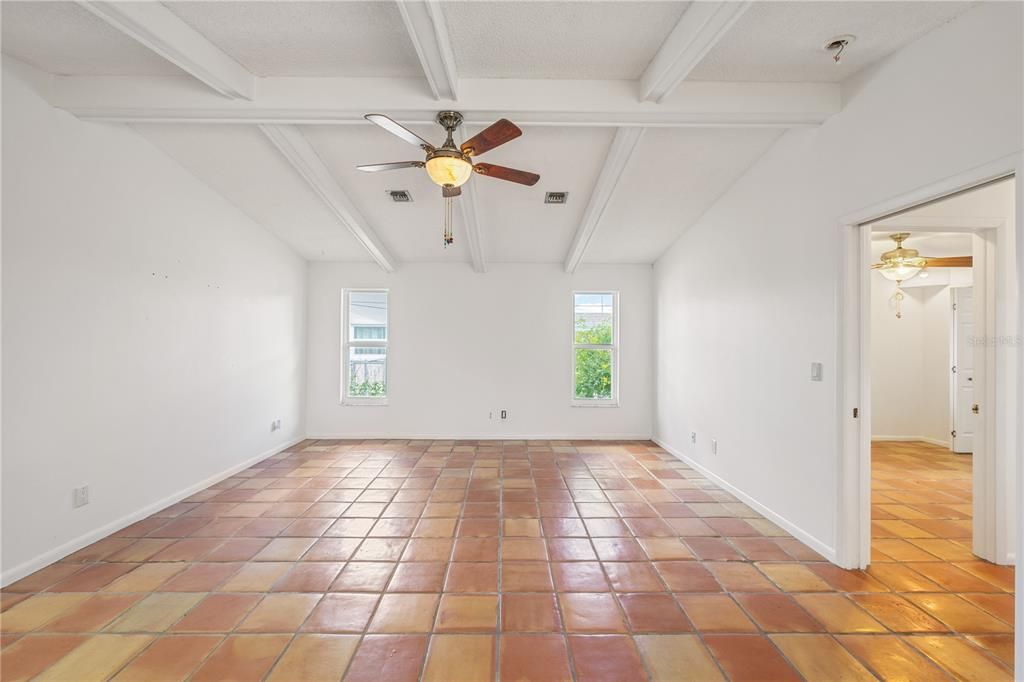 待售: $344,000 (3 贝兹, 2 浴室, 1721 平方英尺)