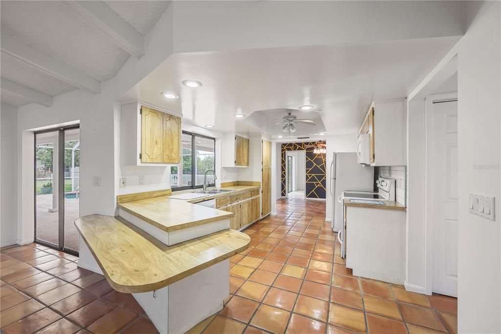 待售: $344,000 (3 贝兹, 2 浴室, 1721 平方英尺)