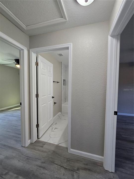 合同活跃: $255,000 (3 贝兹, 2 浴室, 1380 平方英尺)