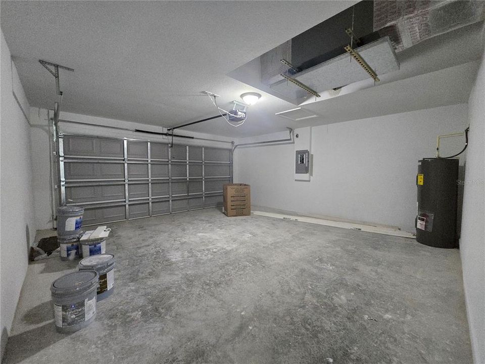 合同活跃: $255,000 (3 贝兹, 2 浴室, 1380 平方英尺)