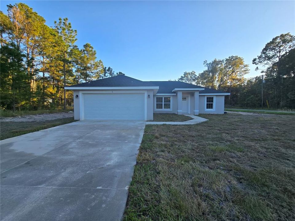 合同活跃: $255,000 (3 贝兹, 2 浴室, 1380 平方英尺)