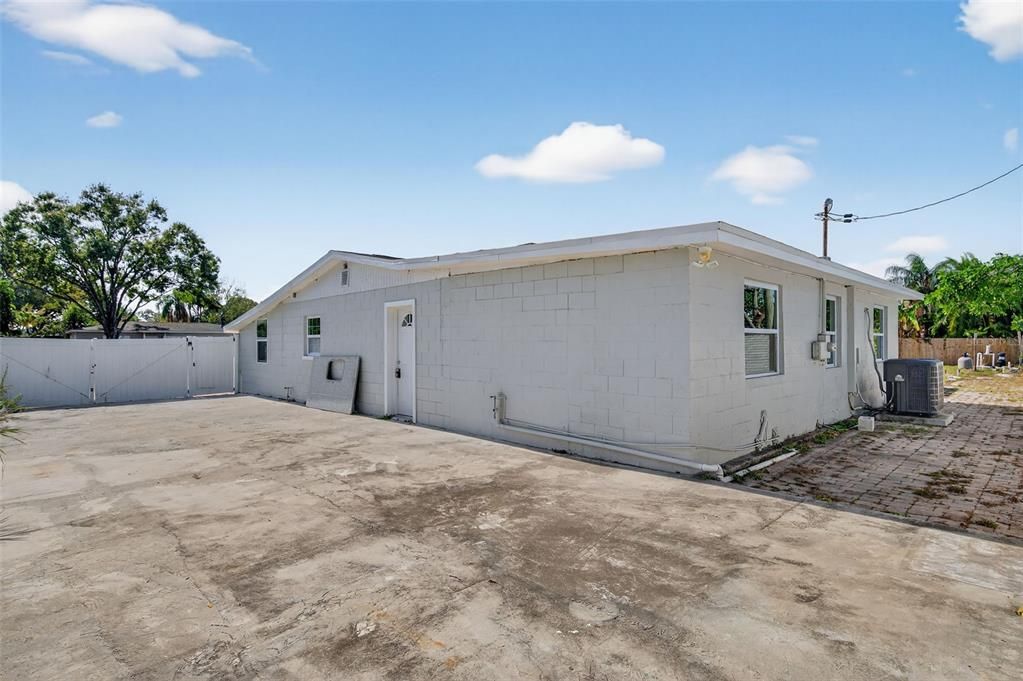 For Sale: $540,000 (4 beds, 2 baths, 1734 Square Feet)