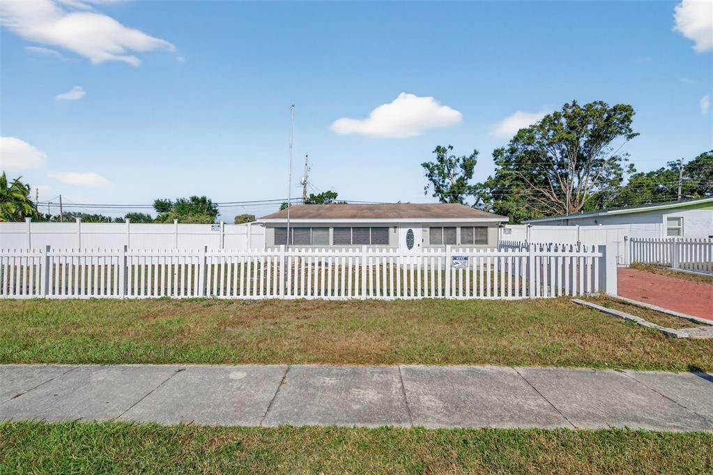 For Sale: $540,000 (4 beds, 2 baths, 1734 Square Feet)