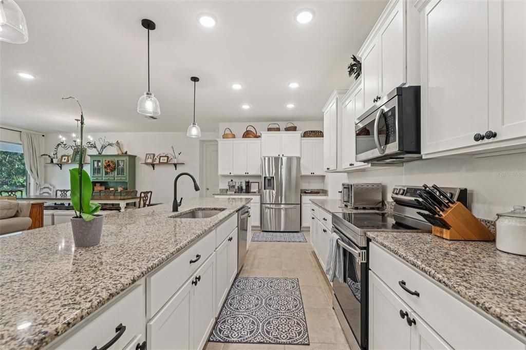 For Sale: $498,000 (4 beds, 3 baths, 3185 Square Feet)